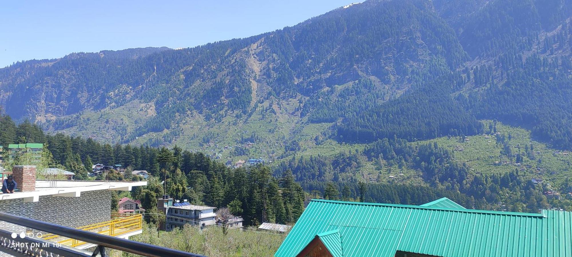 Krishana Cottage A Pure Veg !!!300 M From Hadimba Temple!!!Balcony Rooms!!!Veg Restaurant!!!Couple Friendly!!!Family Cottage!!! Манали Экстерьер фото
